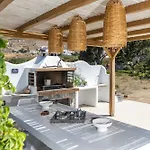 Peratsi Stone Villa *