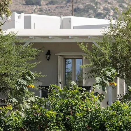 Peratsi Stone Villa *