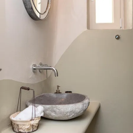 Villa Peratsi Stone Naxos City