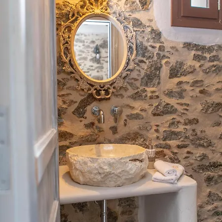 Villa Peratsi Stone Naxos City