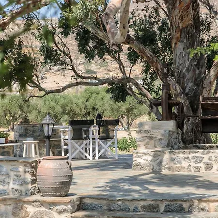 Peratsi Stone Villa
