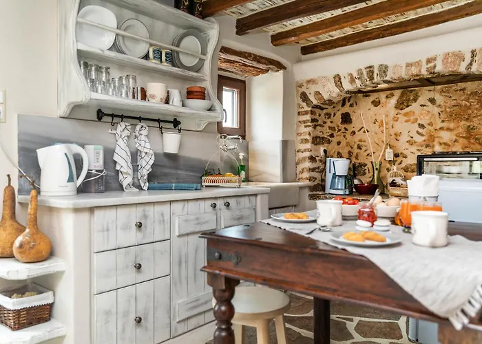 Willa Peratsi Stone Naxos City